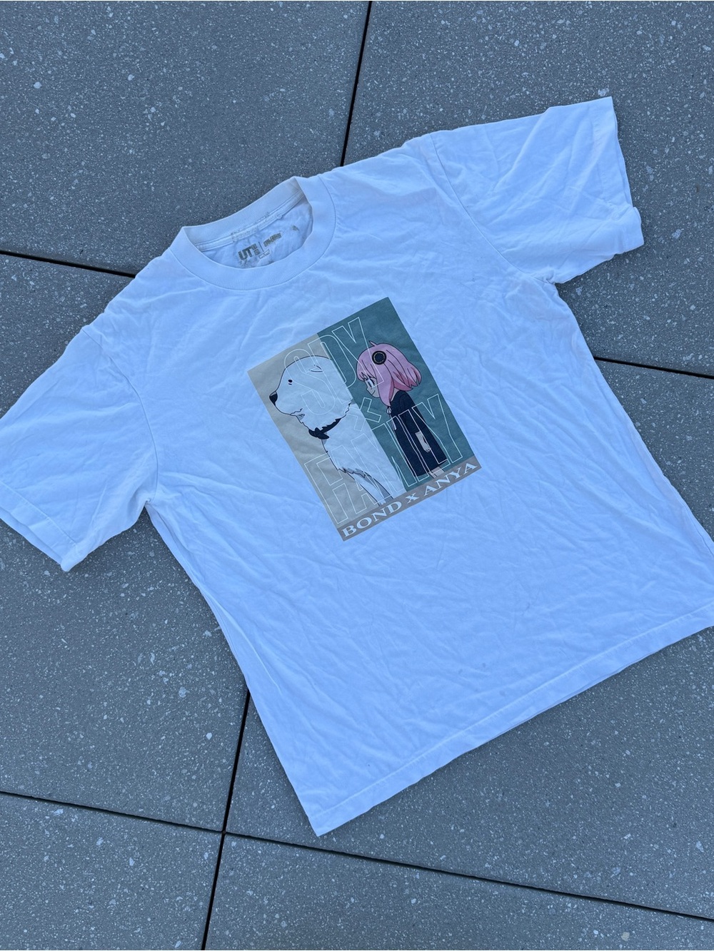 Uniqlo Spy x Family Anya Bond graphic tee shirt
